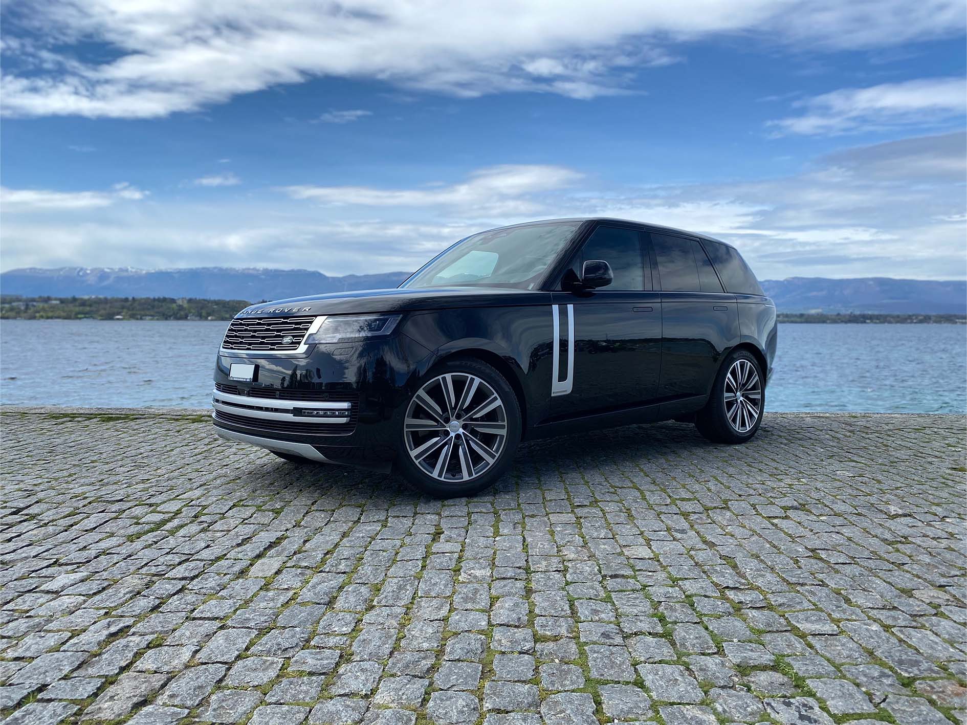 Range Rover D360 Elite Rent - Rent a Range Rover D350 in Switzerland